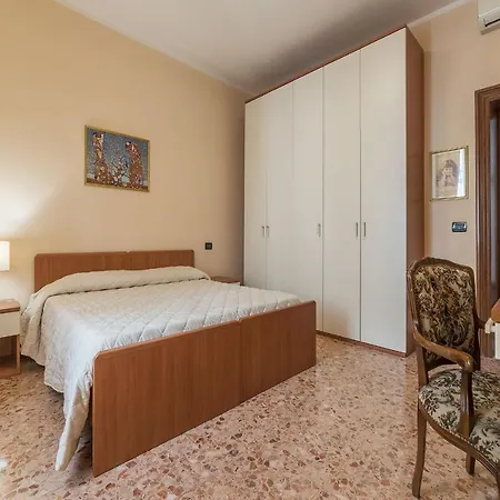 Stazione Termini&castro Pretorio Flat * Roma