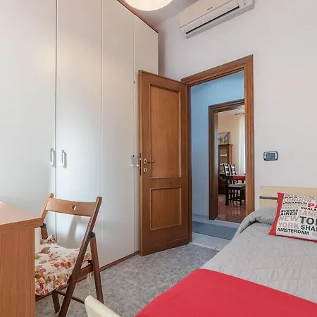 Stazione Termini & Castro Pretorio Flat Apartment Rome