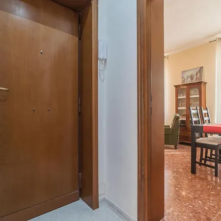 Stazione Termini & Castro Pretorio Flat *